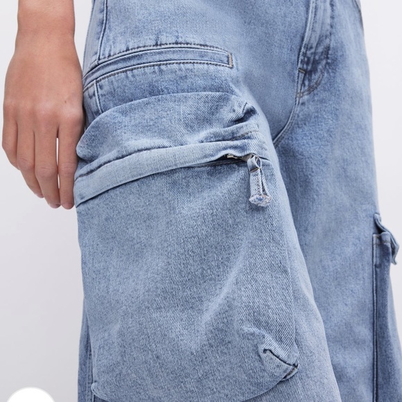 Good American Denim Cargo Pants in Indigo - Picture 7 of 10